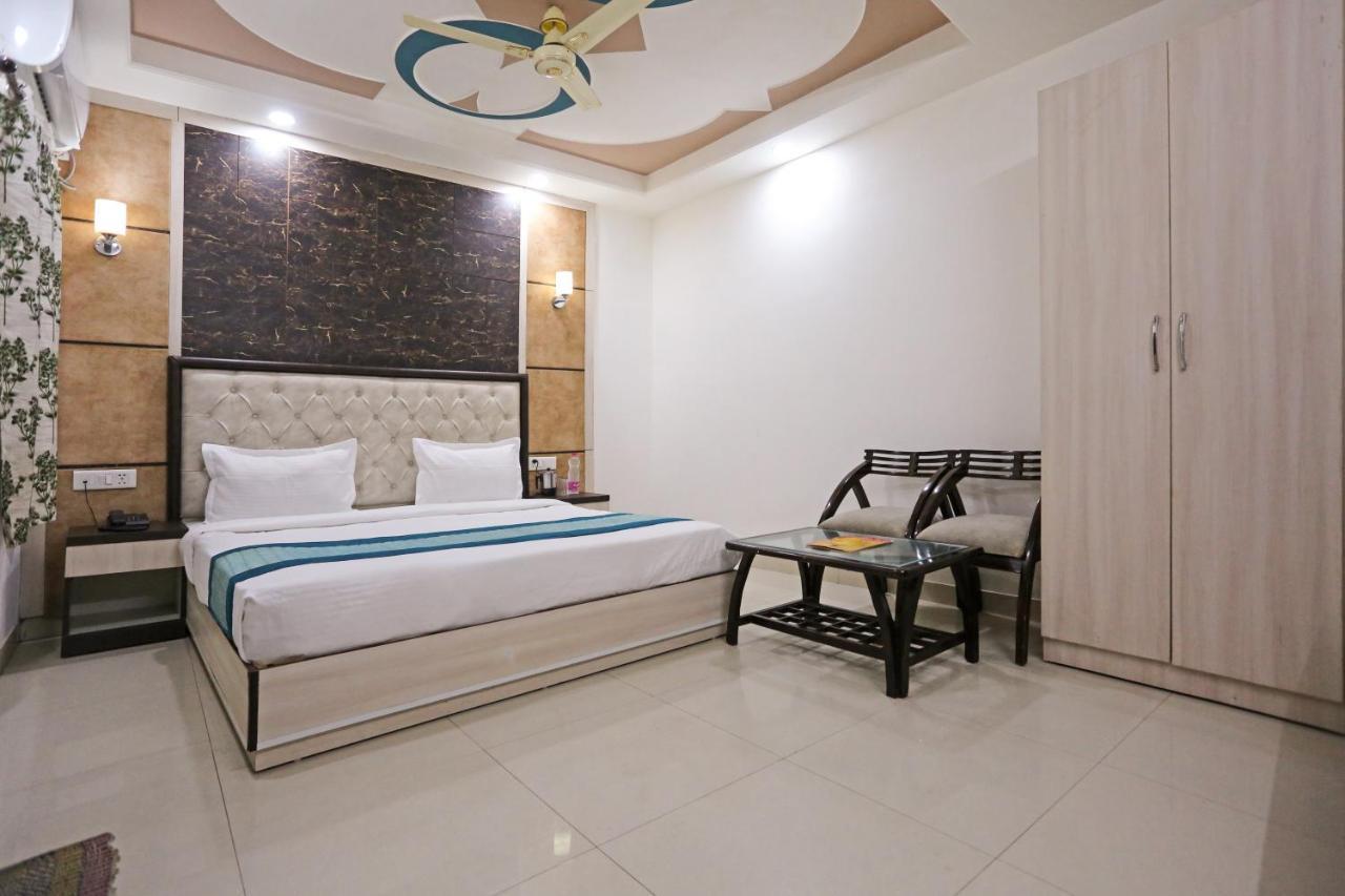 Aero Home Stay- Bed & Breakfast Új-Delhi Kültér fotó