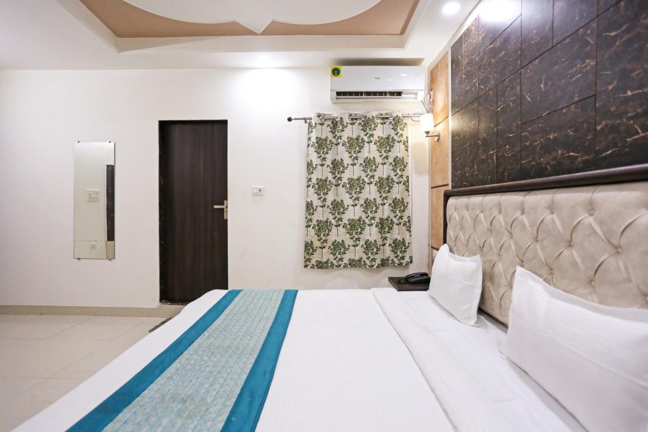 Aero Home Stay- Bed & Breakfast Új-Delhi Kültér fotó