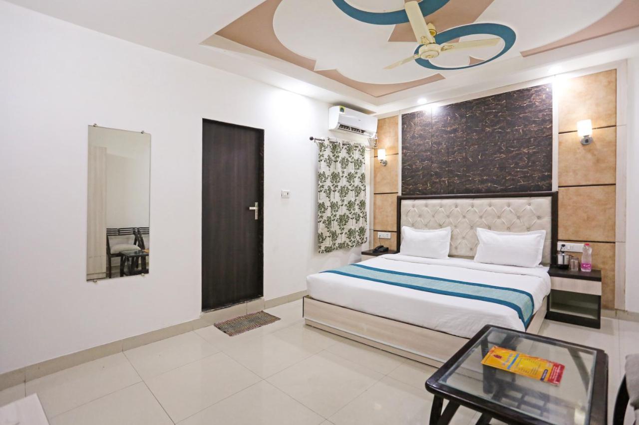 Aero Home Stay- Bed & Breakfast Új-Delhi Kültér fotó